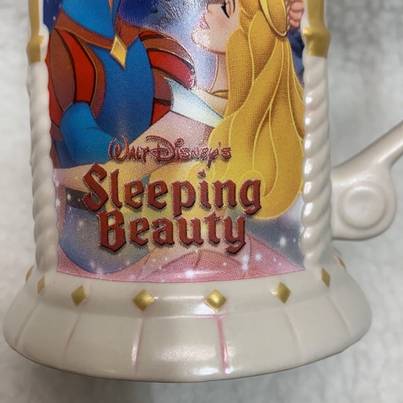 Walt Disney Sleeping Beauty 3-D tall coffee cup mug Aurora with Prince - Picture 9 of 11